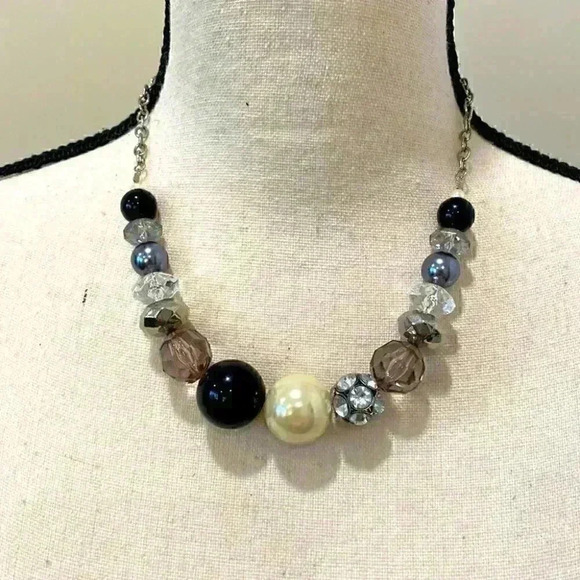 Necklace - Picture 1 of 3